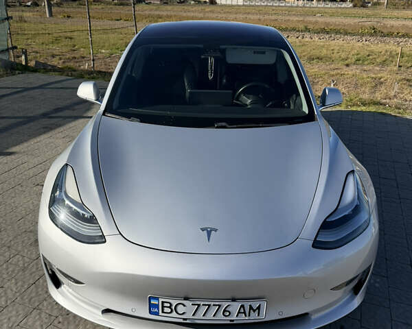 Серый Тесла Модель 3, объемом двигателя 0 л и пробегом 67 тыс. км за 18000 $, фото 4 на Automoto.ua