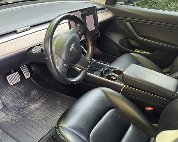 Серый Тесла Модель 3, объемом двигателя 0 л и пробегом 80 тыс. км за 21000 $, фото 34 на Automoto.ua