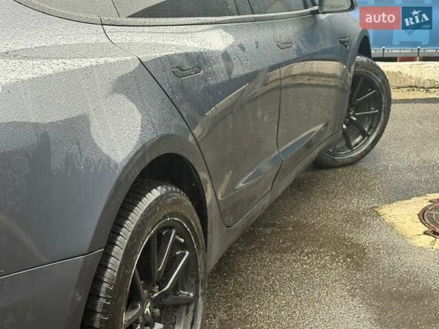 Серый Тесла Модель 3, объемом двигателя 0 л и пробегом 162 тыс. км за 13999 $, фото 12 на Automoto.ua