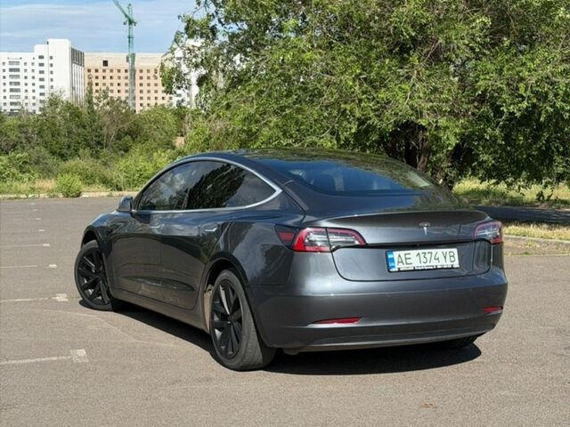 Сірий Тесла Модель 3, об'ємом двигуна 0 л та пробігом 200 тис. км за 16350 $, фото 4 на Automoto.ua