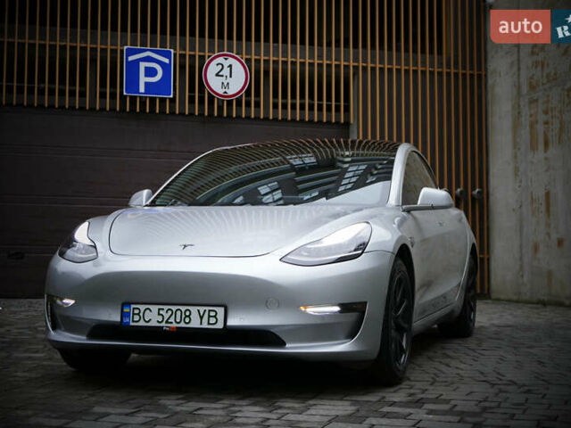 Серый Тесла Модель 3, объемом двигателя 0 л и пробегом 119 тыс. км за 18300 $, фото 5 на Automoto.ua