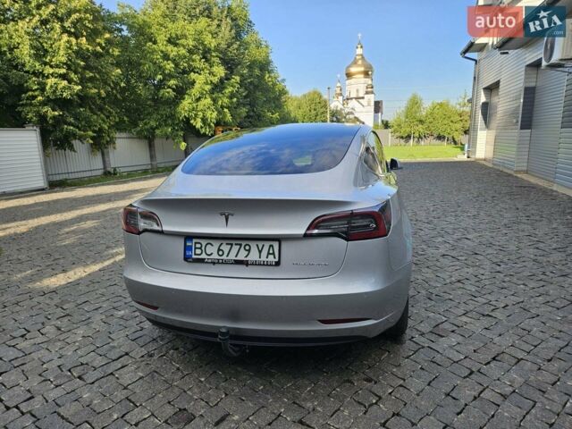 Серый Тесла Модель 3, объемом двигателя 0 л и пробегом 102 тыс. км за 17500 $, фото 2 на Automoto.ua