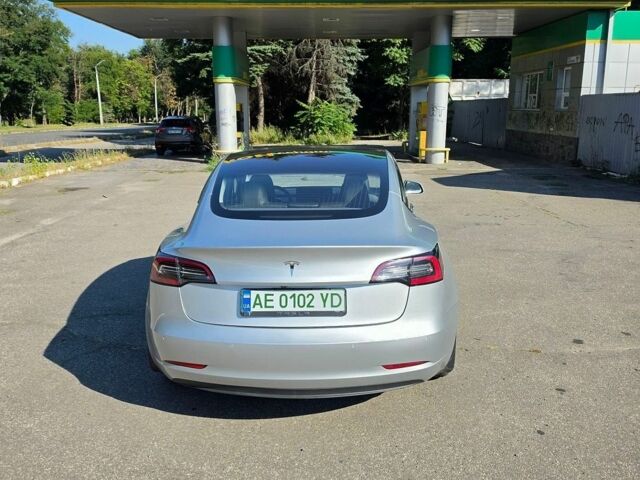 Сірий Тесла Модель 3, об'ємом двигуна 0 л та пробігом 130 тис. км за 18500 $, фото 3 на Automoto.ua