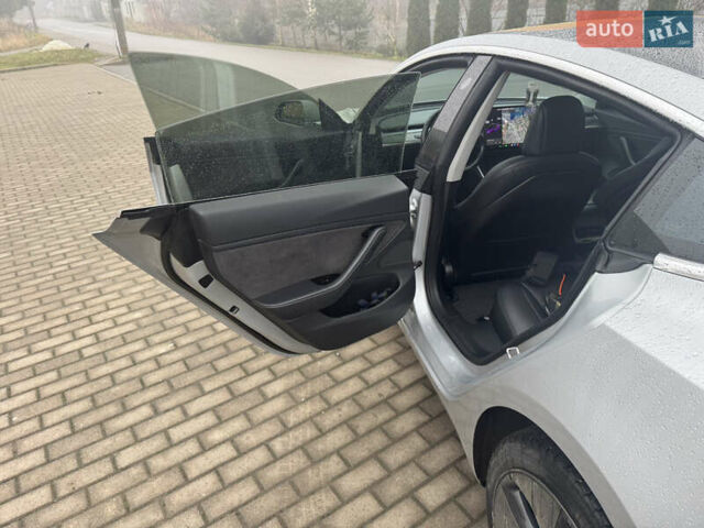 Сірий Тесла Модель 3, об'ємом двигуна 0 л та пробігом 165 тис. км за 16400 $, фото 14 на Automoto.ua