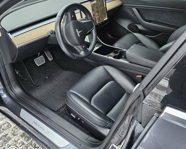 Серый Тесла Модель 3, объемом двигателя 0 л и пробегом 84 тыс. км за 21500 $, фото 9 на Automoto.ua