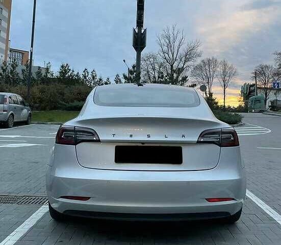 Серый Тесла Модель 3, объемом двигателя 0 л и пробегом 121 тыс. км за 11900 $, фото 4 на Automoto.ua