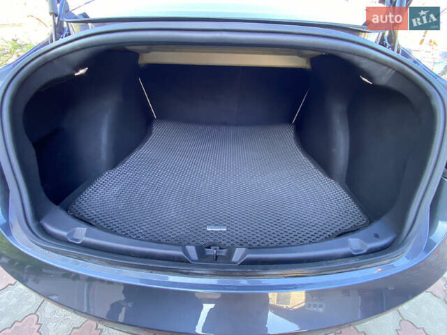 Серый Тесла Модель 3, объемом двигателя 0 л и пробегом 70 тыс. км за 20500 $, фото 15 на Automoto.ua