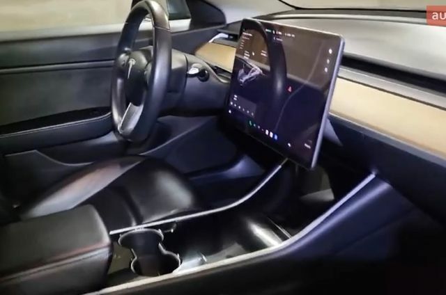 Сірий Тесла Модель 3, об'ємом двигуна 0 л та пробігом 122 тис. км за 17000 $, фото 4 на Automoto.ua