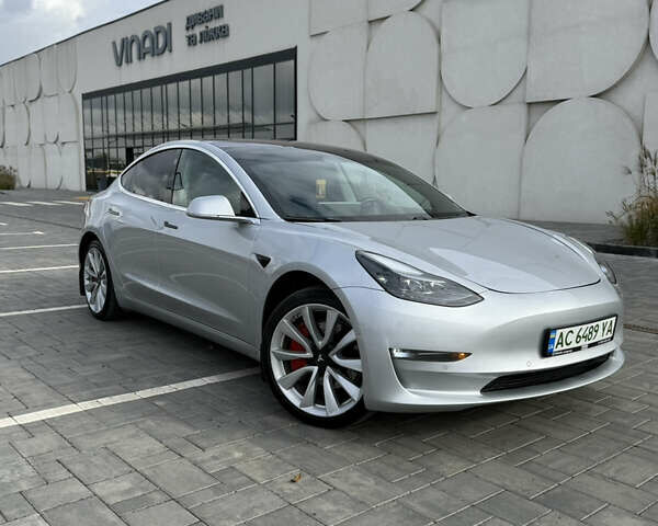 Серый Тесла Модель 3, объемом двигателя 0 л и пробегом 165 тыс. км за 15900 $, фото 1 на Automoto.ua