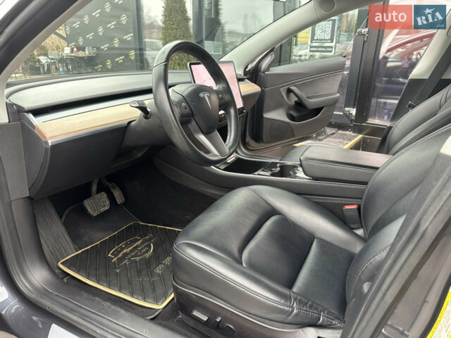 Серый Тесла Модель 3, объемом двигателя 0 л и пробегом 130 тыс. км за 17900 $, фото 12 на Automoto.ua