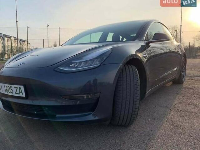Серый Тесла Модель 3, объемом двигателя 0 л и пробегом 135 тыс. км за 18300 $, фото 3 на Automoto.ua