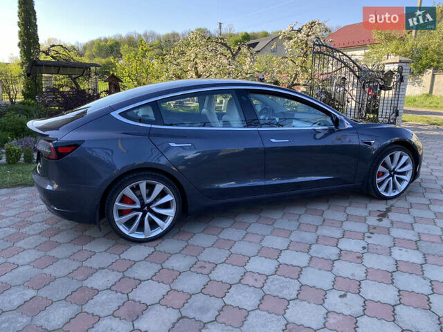 Серый Тесла Модель 3, объемом двигателя 0 л и пробегом 70 тыс. км за 20500 $, фото 1 на Automoto.ua