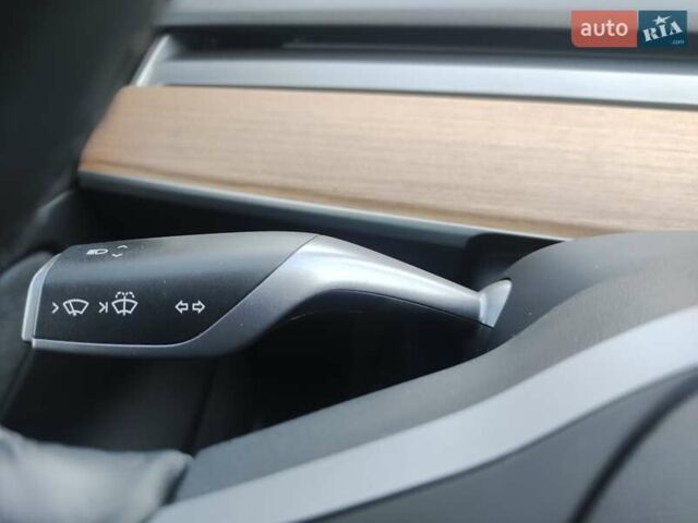 Сірий Тесла Модель 3, об'ємом двигуна 0 л та пробігом 69 тис. км за 19000 $, фото 53 на Automoto.ua