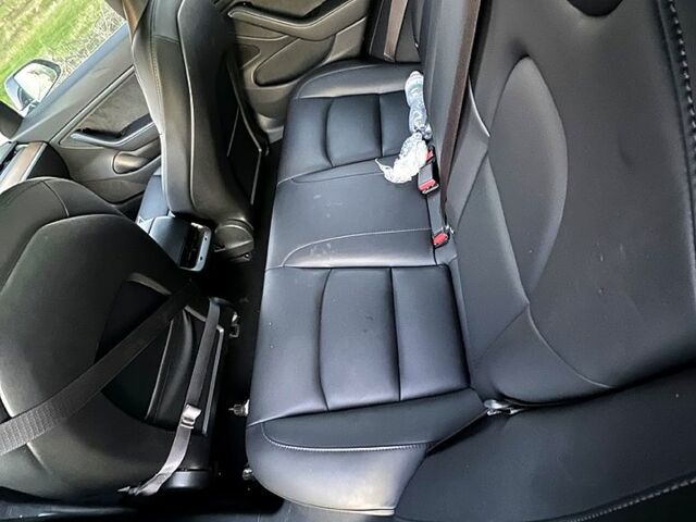 Серый Тесла Модель 3, объемом двигателя 0 л и пробегом 10000 тыс. км за 14900 $, фото 3 на Automoto.ua