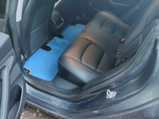 Серый Тесла Модель 3, объемом двигателя 0 л и пробегом 75 тыс. км за 17100 $, фото 12 на Automoto.ua