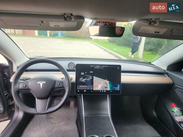 Серый Тесла Модель 3, объемом двигателя 0 л и пробегом 282 тыс. км за 16300 $, фото 13 на Automoto.ua
