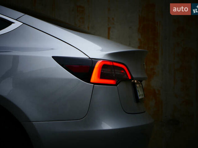 Серый Тесла Модель 3, объемом двигателя 0 л и пробегом 119 тыс. км за 18300 $, фото 20 на Automoto.ua