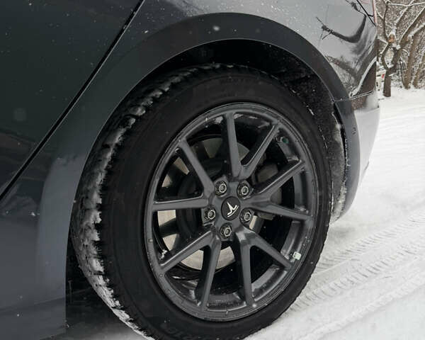 Серый Тесла Модель 3, объемом двигателя 0 л и пробегом 150 тыс. км за 16500 $, фото 5 на Automoto.ua