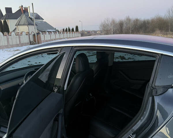 Сірий Тесла Модель 3, об'ємом двигуна 0 л та пробігом 130 тис. км за 17100 $, фото 8 на Automoto.ua