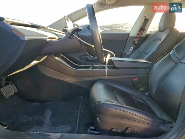 Серый Тесла Модель 3, объемом двигателя 0 л и пробегом 77 тыс. км за 3200 $, фото 6 на Automoto.ua