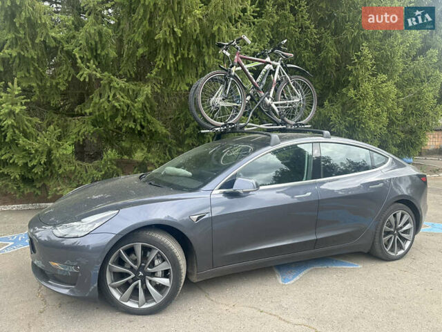 Серый Тесла Модель 3, объемом двигателя 0 л и пробегом 67 тыс. км за 19300 $, фото 2 на Automoto.ua