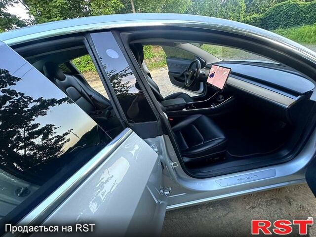 Сірий Тесла Модель 3, об'ємом двигуна 0.2 л та пробігом 189 тис. км за 17500 $, фото 12 на Automoto.ua