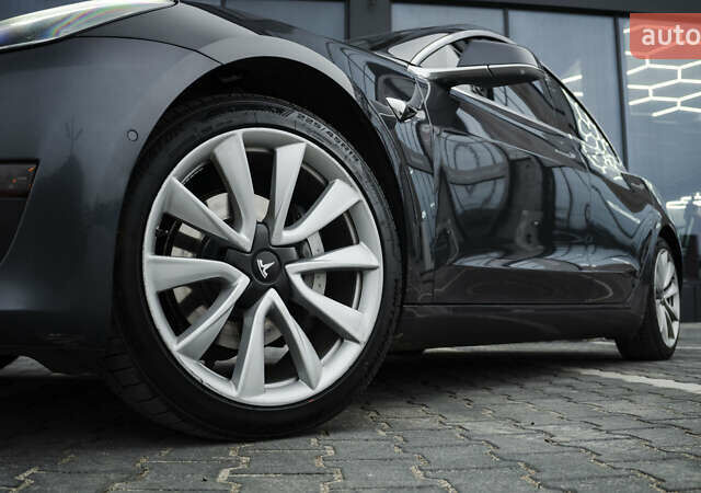 Сірий Тесла Модель 3, об'ємом двигуна 0 л та пробігом 150 тис. км за 19000 $, фото 1 на Automoto.ua