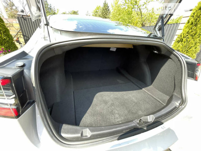 Сірий Тесла Модель 3, об'ємом двигуна 0 л та пробігом 20 тис. км за 23500 $, фото 22 на Automoto.ua