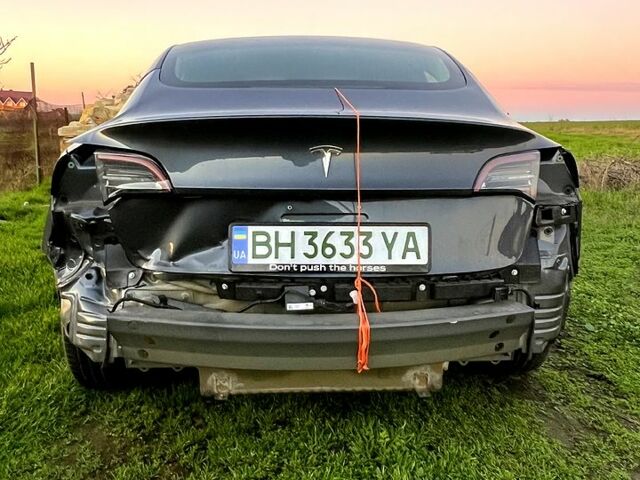 Серый Тесла Модель 3, объемом двигателя 0 л и пробегом 10000 тыс. км за 14900 $, фото 5 на Automoto.ua