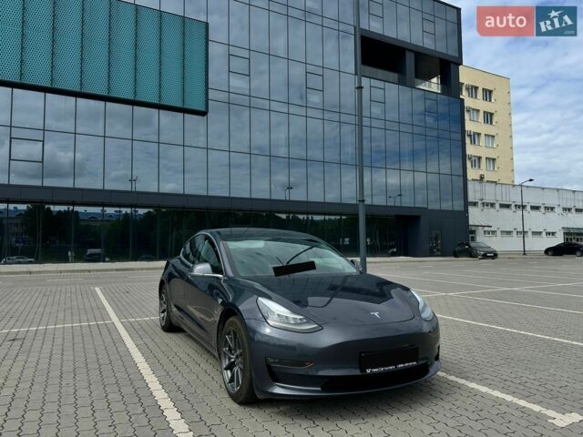 Серый Тесла Модель 3, объемом двигателя 0 л и пробегом 112 тыс. км за 18900 $, фото 1 на Automoto.ua