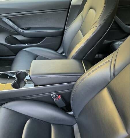 Сірий Тесла Модель 3, об'ємом двигуна 0 л та пробігом 84 тис. км за 17500 $, фото 42 на Automoto.ua