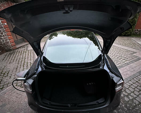 Серый Тесла Модель 3, объемом двигателя 0 л и пробегом 67 тыс. км за 20200 $, фото 21 на Automoto.ua