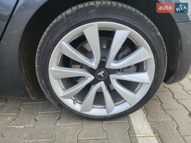 Серый Тесла Модель 3, объемом двигателя 0 л и пробегом 282 тыс. км за 16300 $, фото 8 на Automoto.ua