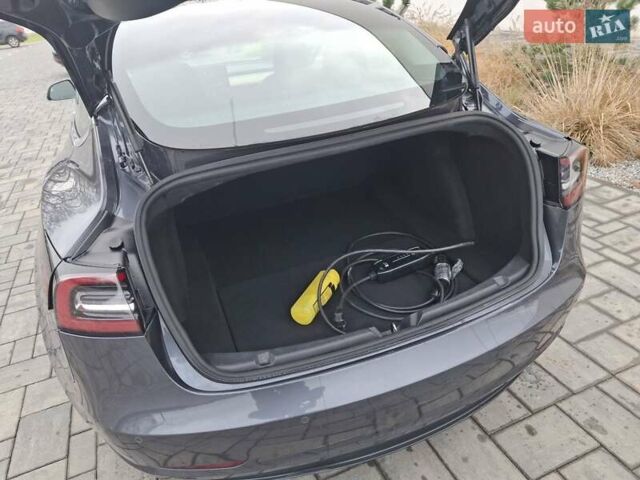 Серый Тесла Модель 3, объемом двигателя 0 л и пробегом 194 тыс. км за 14700 $, фото 7 на Automoto.ua