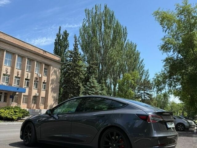 Сірий Тесла Модель 3, об'ємом двигуна 0 л та пробігом 183 тис. км за 15700 $, фото 3 на Automoto.ua