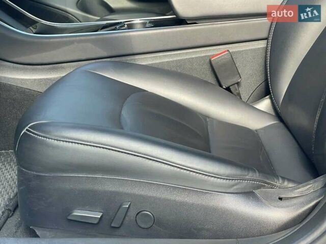 Серый Тесла Модель 3, объемом двигателя 0 л и пробегом 94 тыс. км за 18000 $, фото 19 на Automoto.ua