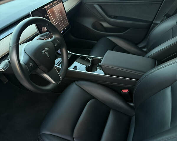 Сірий Тесла Модель 3, об'ємом двигуна 0 л та пробігом 50 тис. км за 18500 $, фото 6 на Automoto.ua
