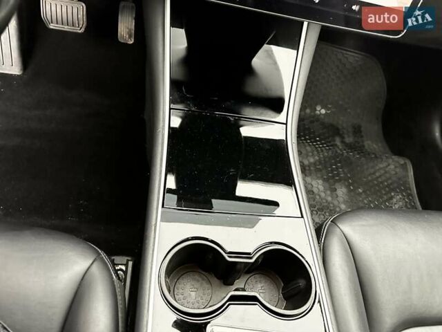 Сірий Тесла Модель 3, об'ємом двигуна 0 л та пробігом 224 тис. км за 13800 $, фото 37 на Automoto.ua