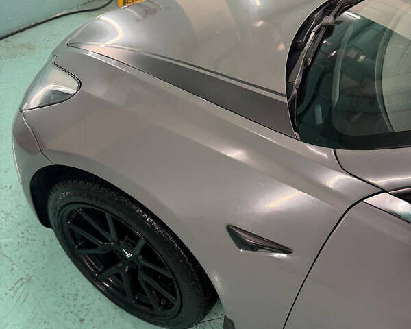 Сірий Тесла Модель 3, об'ємом двигуна 0 л та пробігом 210 тис. км за 13000 $, фото 10 на Automoto.ua