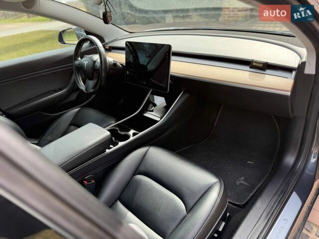 Серый Тесла Модель 3, объемом двигателя 0 л и пробегом 152 тыс. км за 16400 $, фото 35 на Automoto.ua