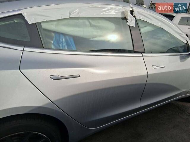 Сірий Тесла Модель 3, об'ємом двигуна 0 л та пробігом 122 тис. км за 6200 $, фото 9 на Automoto.ua