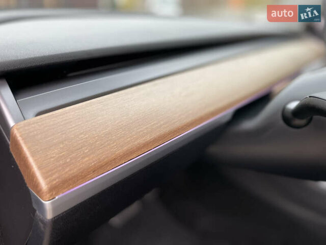 Сірий Тесла Модель 3, об'ємом двигуна 0 л та пробігом 76 тис. км за 19900 $, фото 13 на Automoto.ua