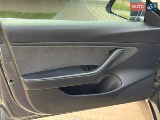 Серый Тесла Модель 3, объемом двигателя 0 л и пробегом 152 тыс. км за 16400 $, фото 22 на Automoto.ua