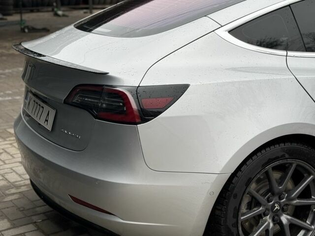 Серый Тесла Модель 3, объемом двигателя 0 л и пробегом 192 тыс. км за 16500 $, фото 3 на Automoto.ua