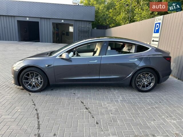 Серый Тесла Модель 3, объемом двигателя 0 л и пробегом 151 тыс. км за 14800 $, фото 3 на Automoto.ua
