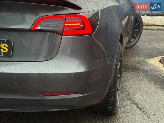 Серый Тесла Модель 3, объемом двигателя 0 л и пробегом 162 тыс. км за 13999 $, фото 19 на Automoto.ua