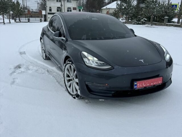 Серый Тесла Модель 3, объемом двигателя 0 л и пробегом 210 тыс. км за 14999 $, фото 2 на Automoto.ua