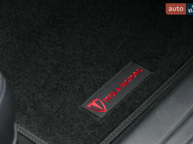 Серый Тесла Модель 3, объемом двигателя 0 л и пробегом 119 тыс. км за 18300 $, фото 28 на Automoto.ua