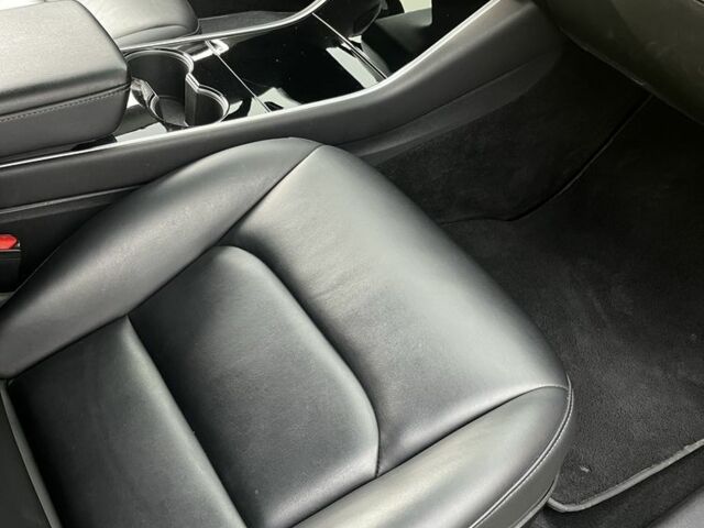 Серый Тесла Модель 3, объемом двигателя 0 л и пробегом 210 тыс. км за 14999 $, фото 9 на Automoto.ua