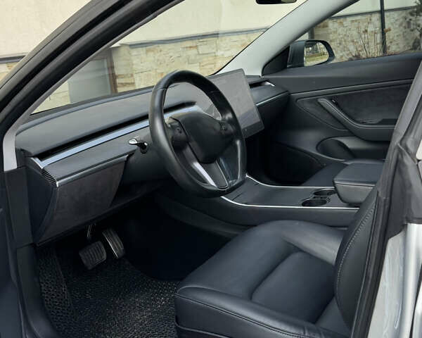 Серый Тесла Модель 3, объемом двигателя 0 л и пробегом 84 тыс. км за 17400 $, фото 29 на Automoto.ua